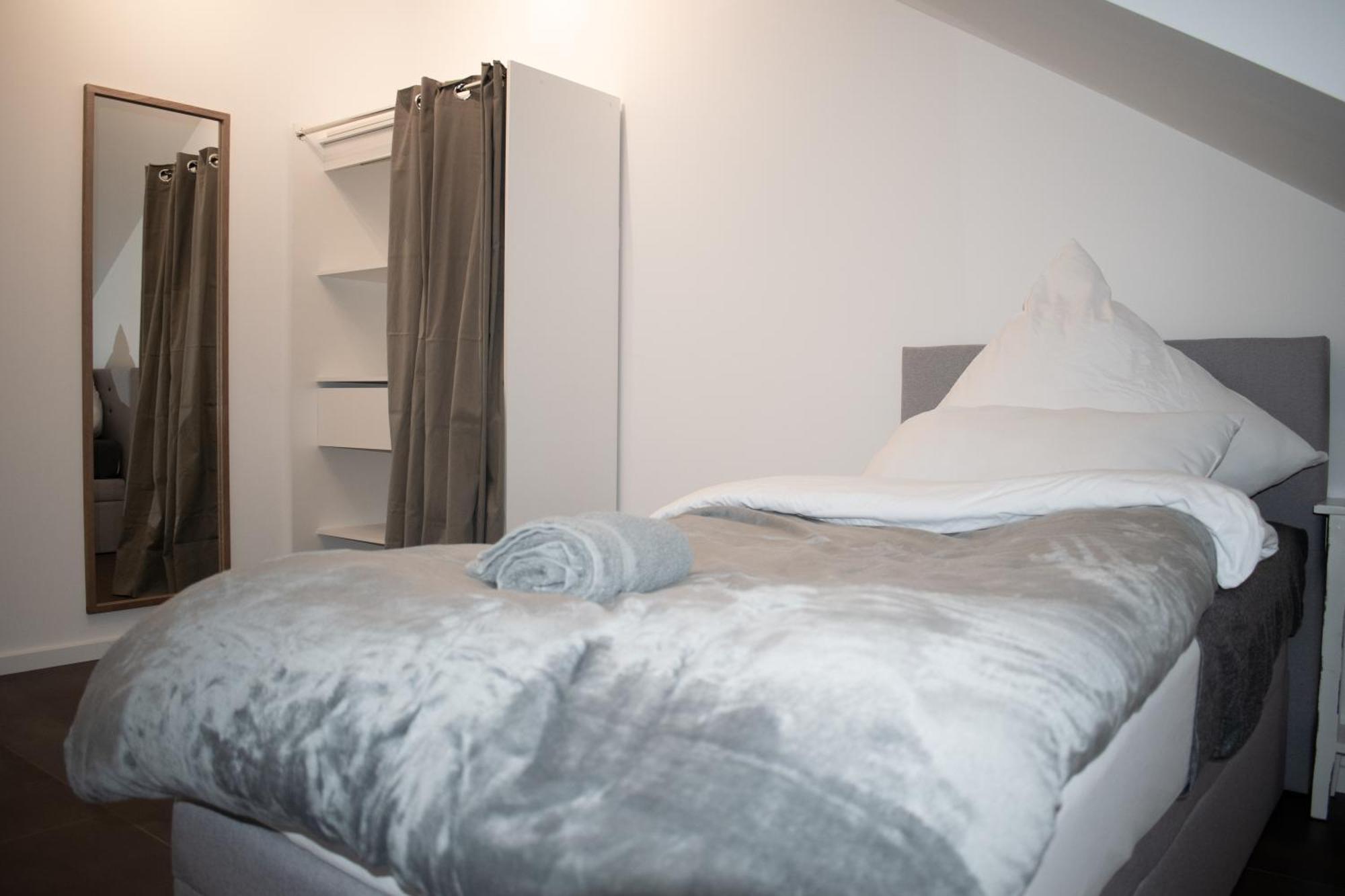 Ferienwohnung Unique Flat Düsseldorf Zimmer foto