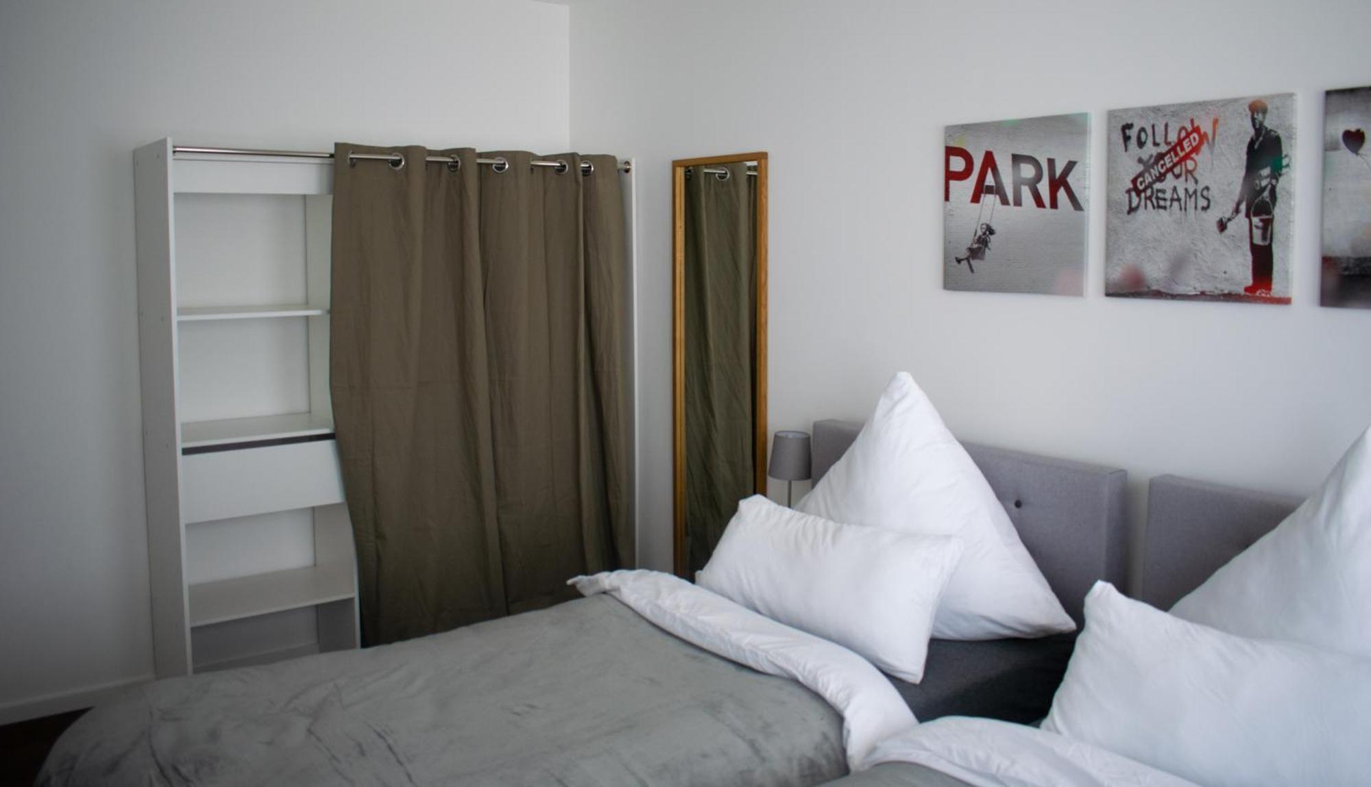 Ferienwohnung Unique Flat Düsseldorf Zimmer foto